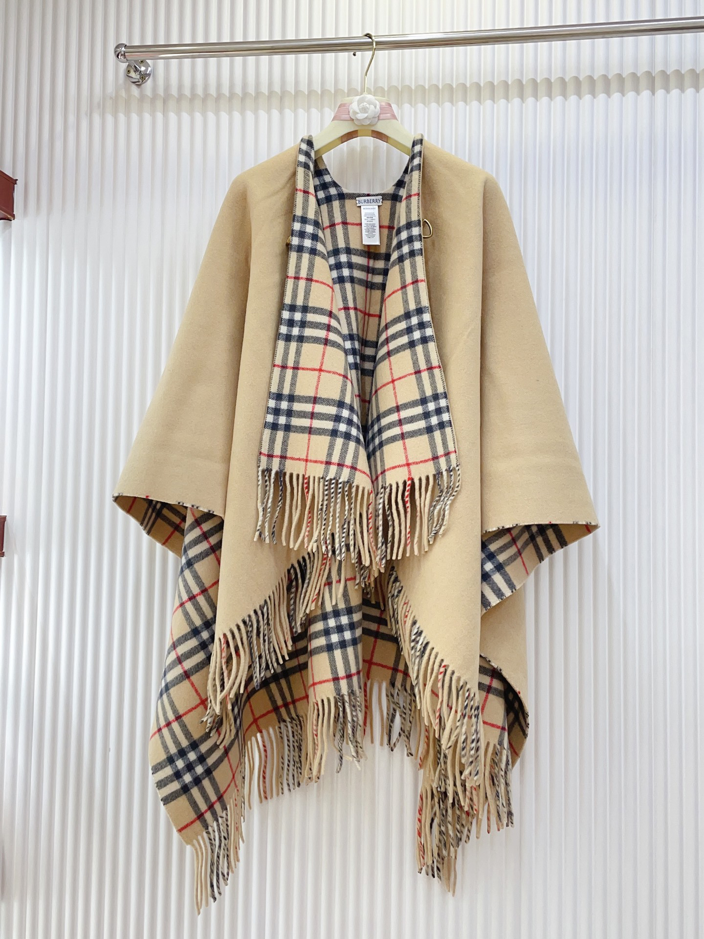 バーバリー「Burberry」チェック ウールケープ 140x140cm