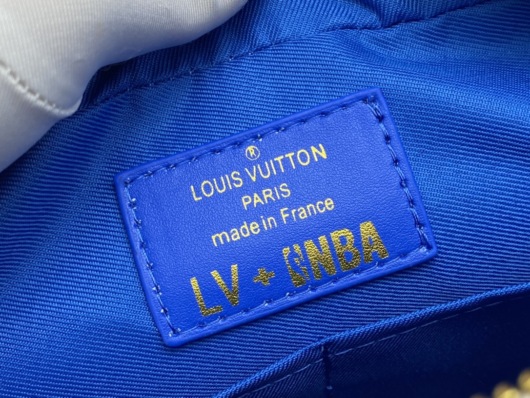 ルイ・ヴィトン「Louis Vuitton x NBA」Nil コラボメッセンジャーバッグ
