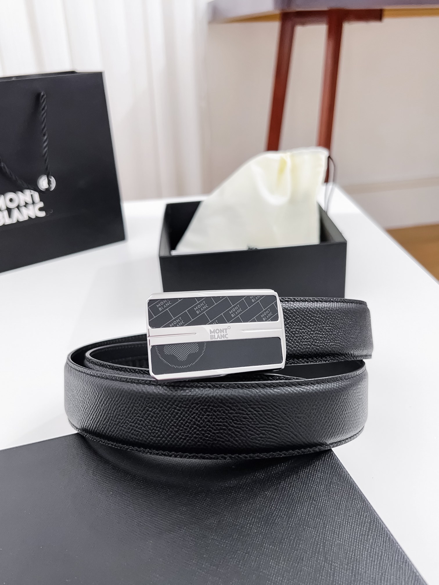 【厳選在庫】Montblanc ビジネスマン正装ベルト「全長約 100cm」