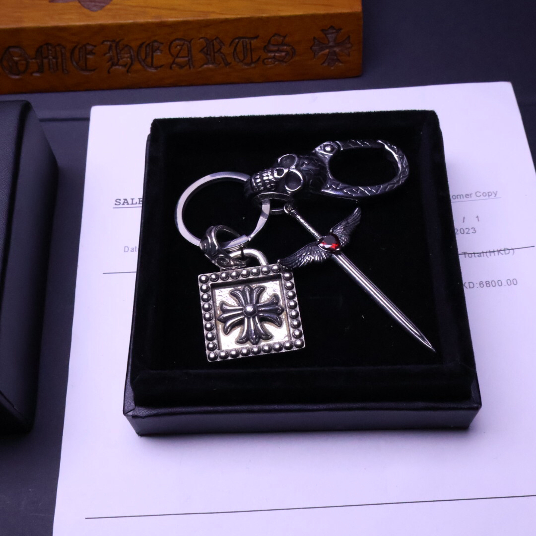 クロムハーツ「Chrome Hearts」キーホルダー＆バッグチャーム - トレンドシンボル