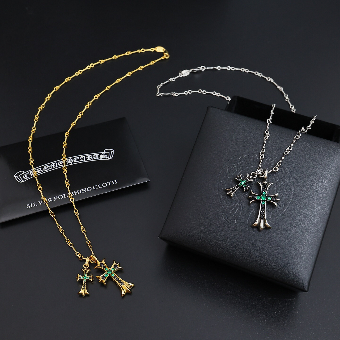 クロムハーツ「Chrome Hearts」のクラシックネックレス - 日常に上品なアクセントを添えるユニセックスモデル