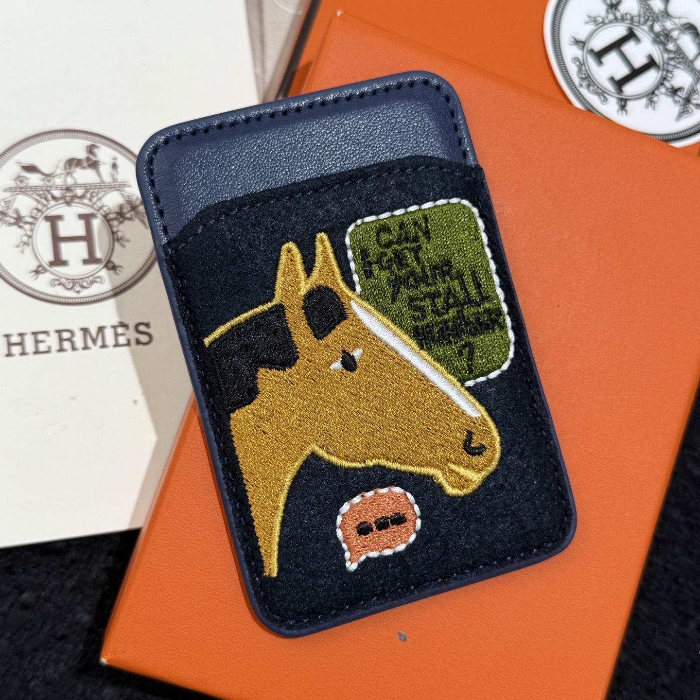 【限定新入荷】エルメス Cheval MagSafe 本革カードケース「12 シリーズ以降全 iPhone 対応」