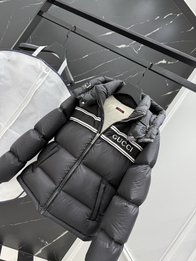 グッチ「Gucci」秋冬フード付きダウンジャケット