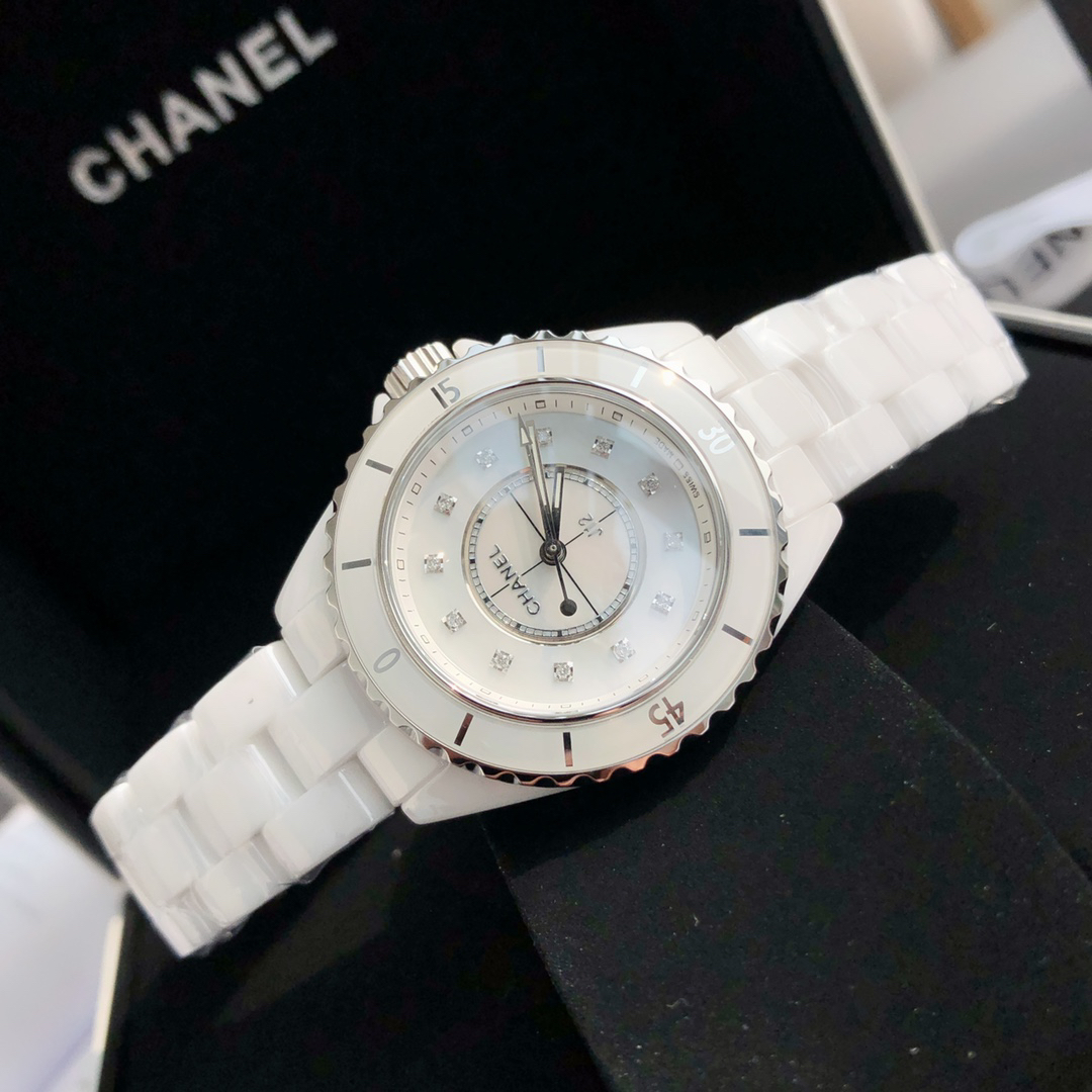 シャネル「Chanel」J12 キャリバー 33MM
