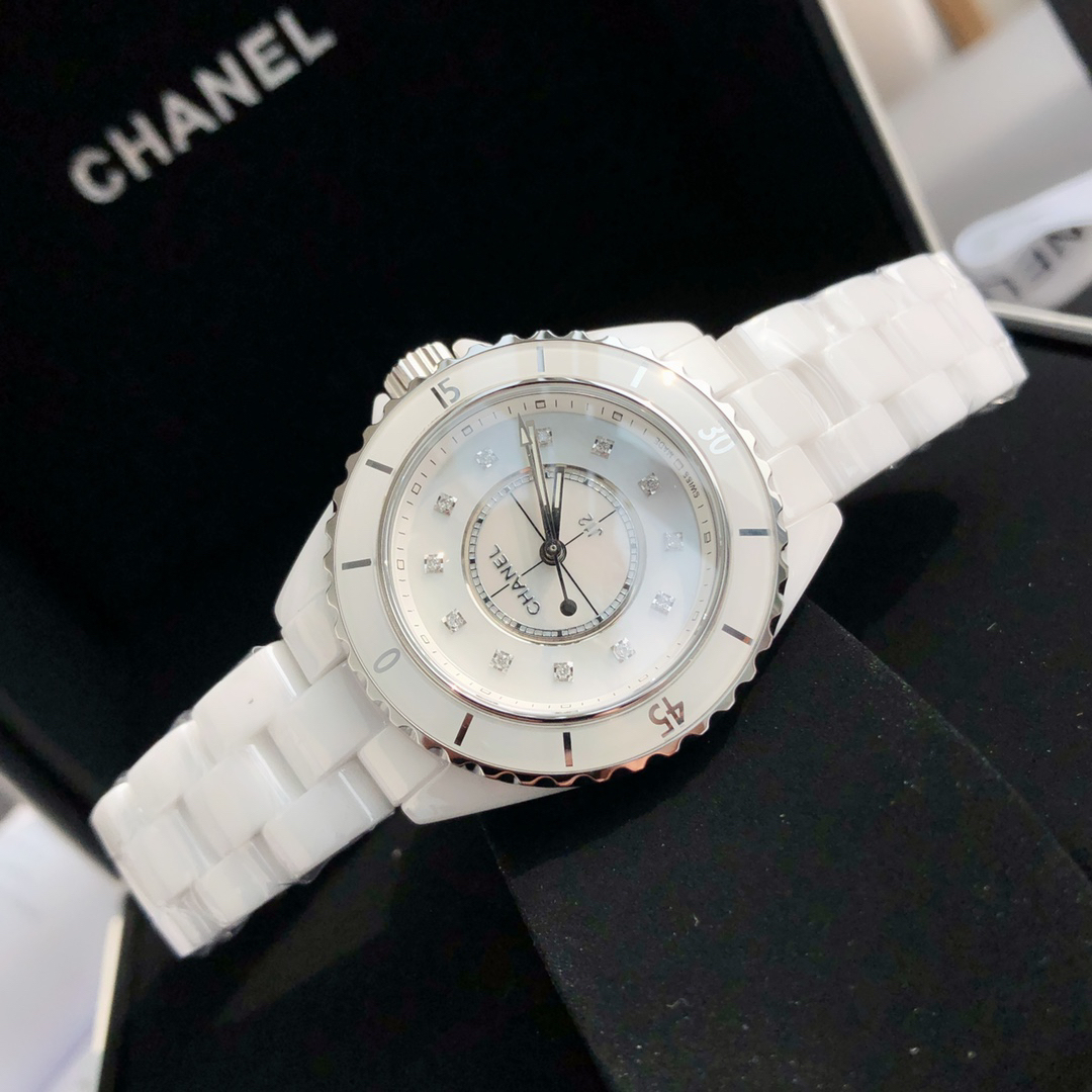 シャネル「Chanel」J12 キャリバー 33MM