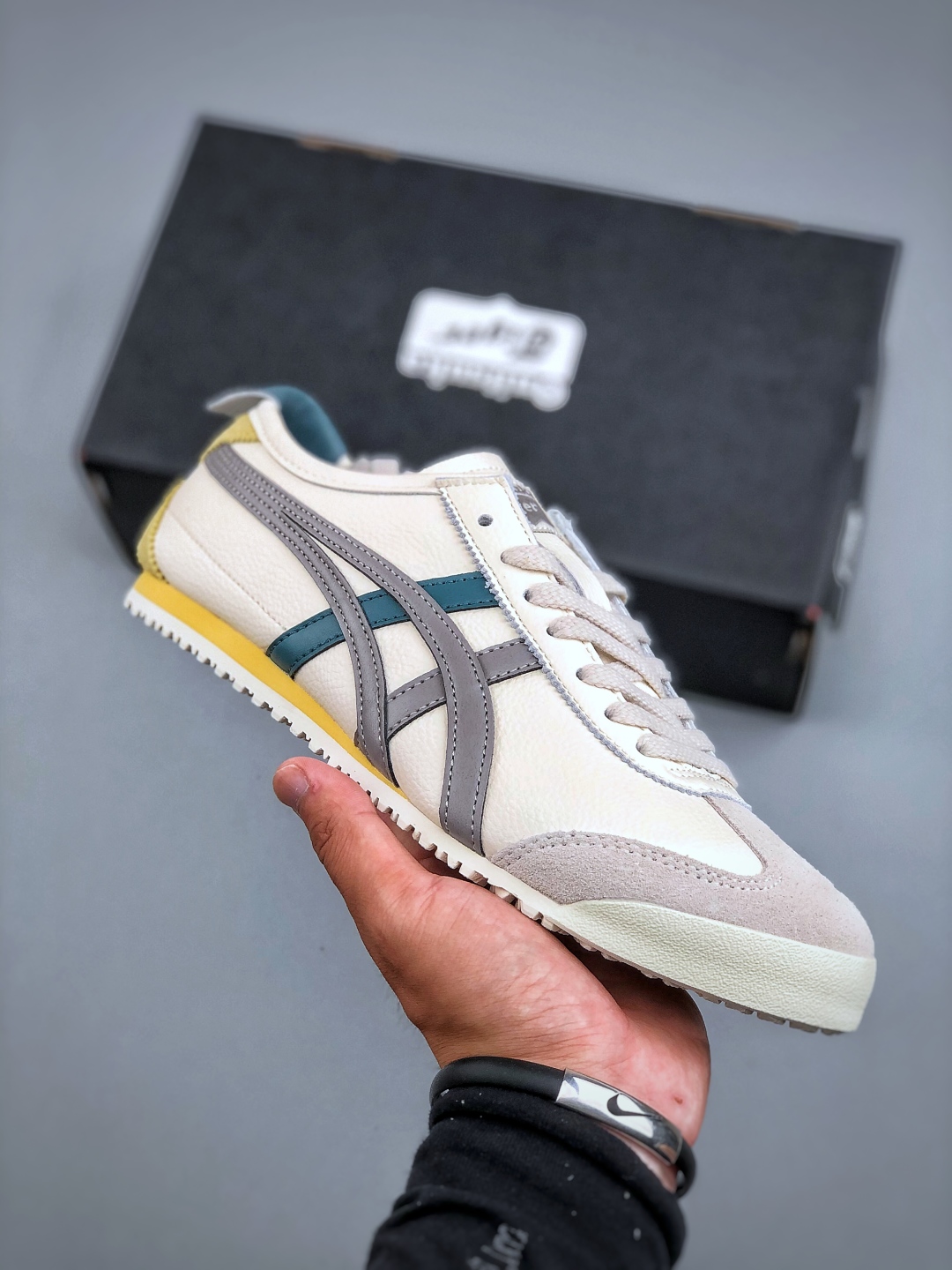オニツカタイガー「Onitsuka Tiger」MEXICO 66 スリッポン スニーカー