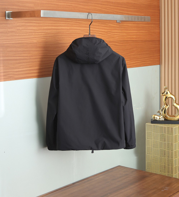 モンクレール「Moncler」秋のフード付きジャケット