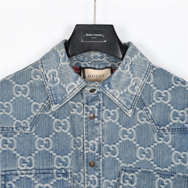 Gucci の GG ジャカード柄のデニム生地の綿入れシャツ