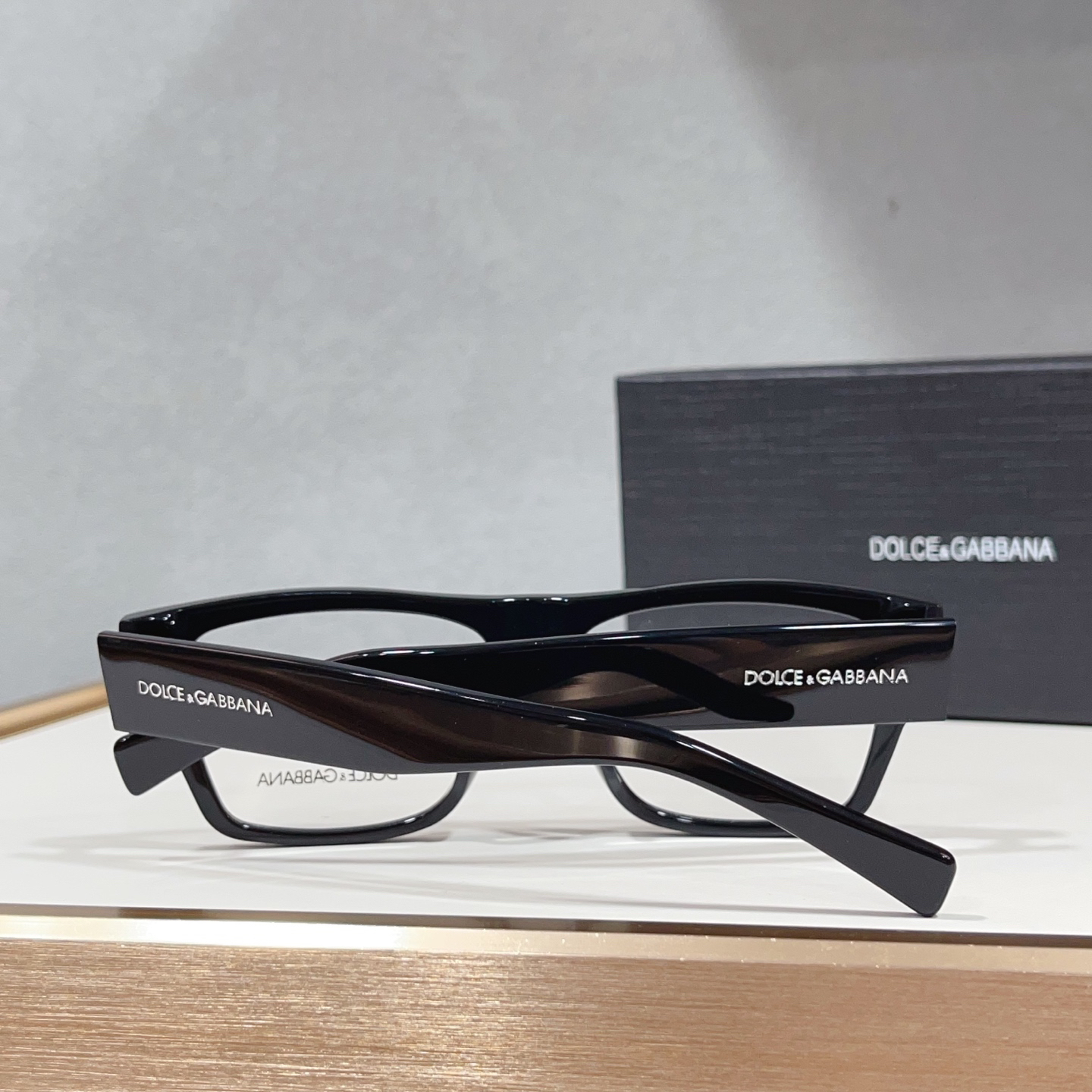 【希少入荷】D&G ドルチェアンドガッバーナ トレンドサングラス「カジュアル通勤用」