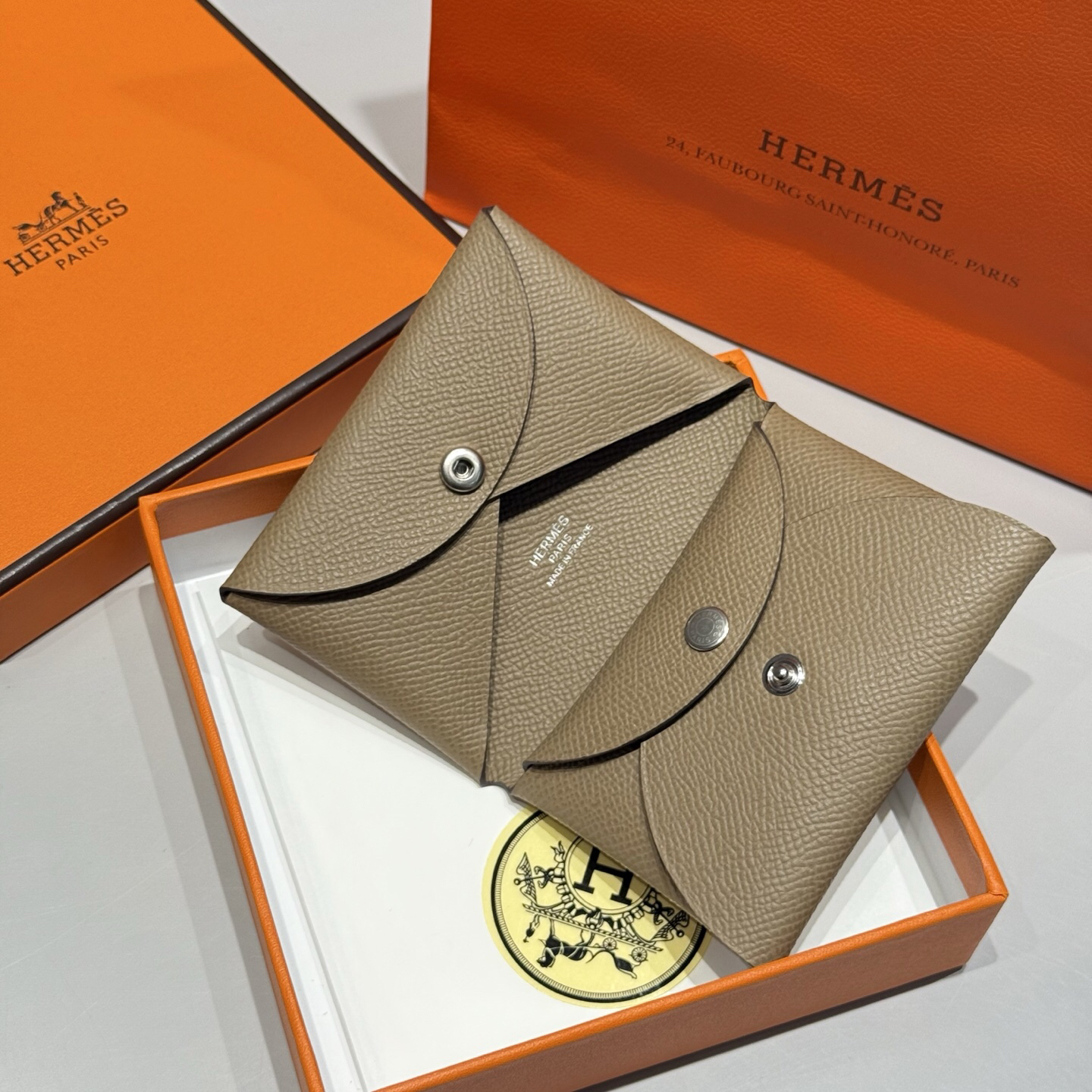 【限定新入荷】エルメス Calvi Duo 二層仕様カードケース「薄型収納」
