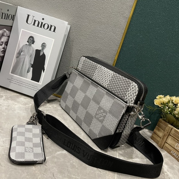 ルイ・ヴィトン「Louis Vuitton」新作 Trio メッセンジャーバッグ