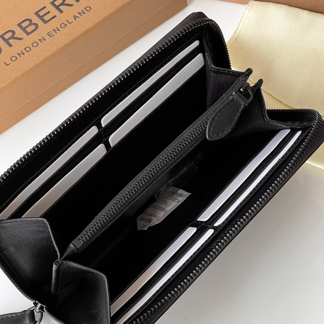 バーバリー「Burberry」ロンドン チェーン ジップ ウォレット