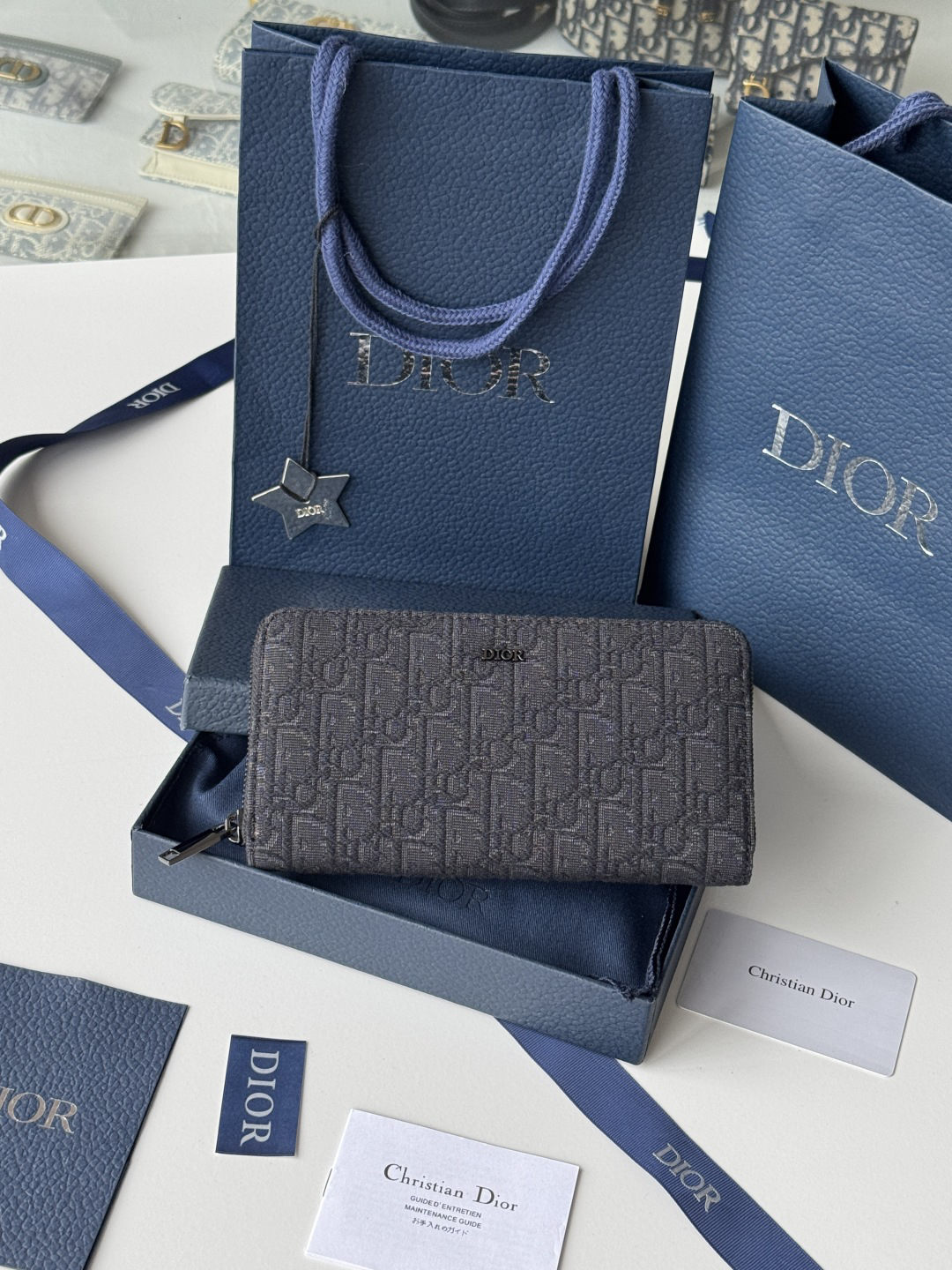 ディオール「Dior」ジップアラウンド ロングウォレット