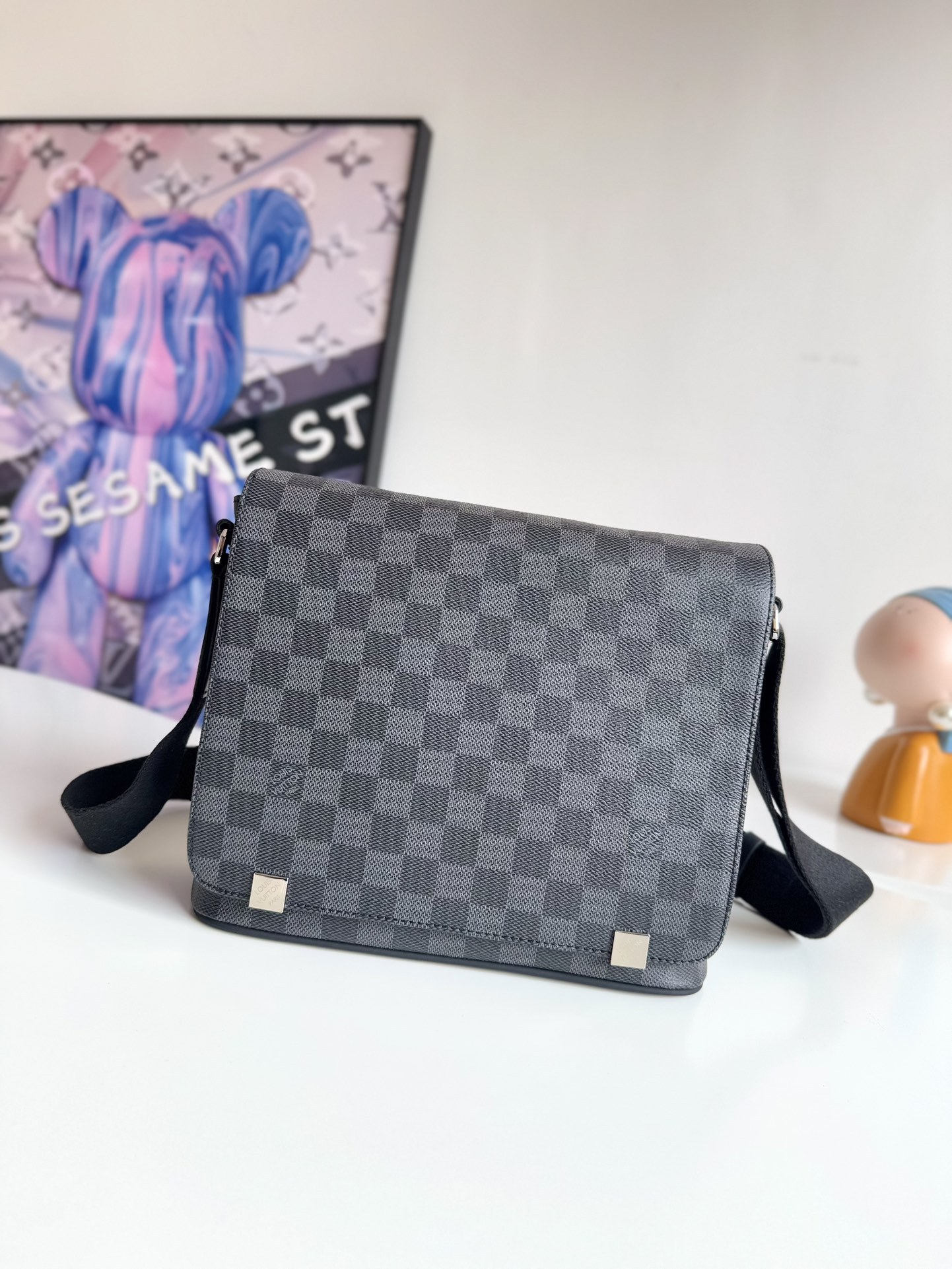 ルイ・ヴィトン「Louis Vuitton」ディストリクト メッセンジャーバッグ