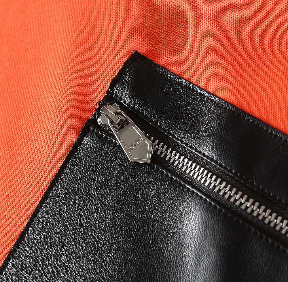 エルメス「Hermès」新作クラシックラウンドネックプルオーバーフーディ