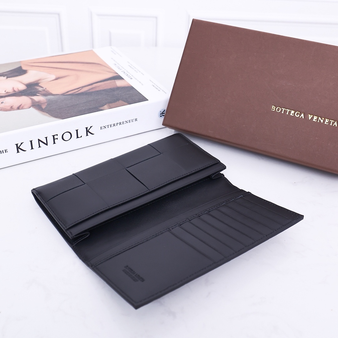 ボッテガ?ヴェネタ「Bottega Veneta」 カセット ロングウォレット