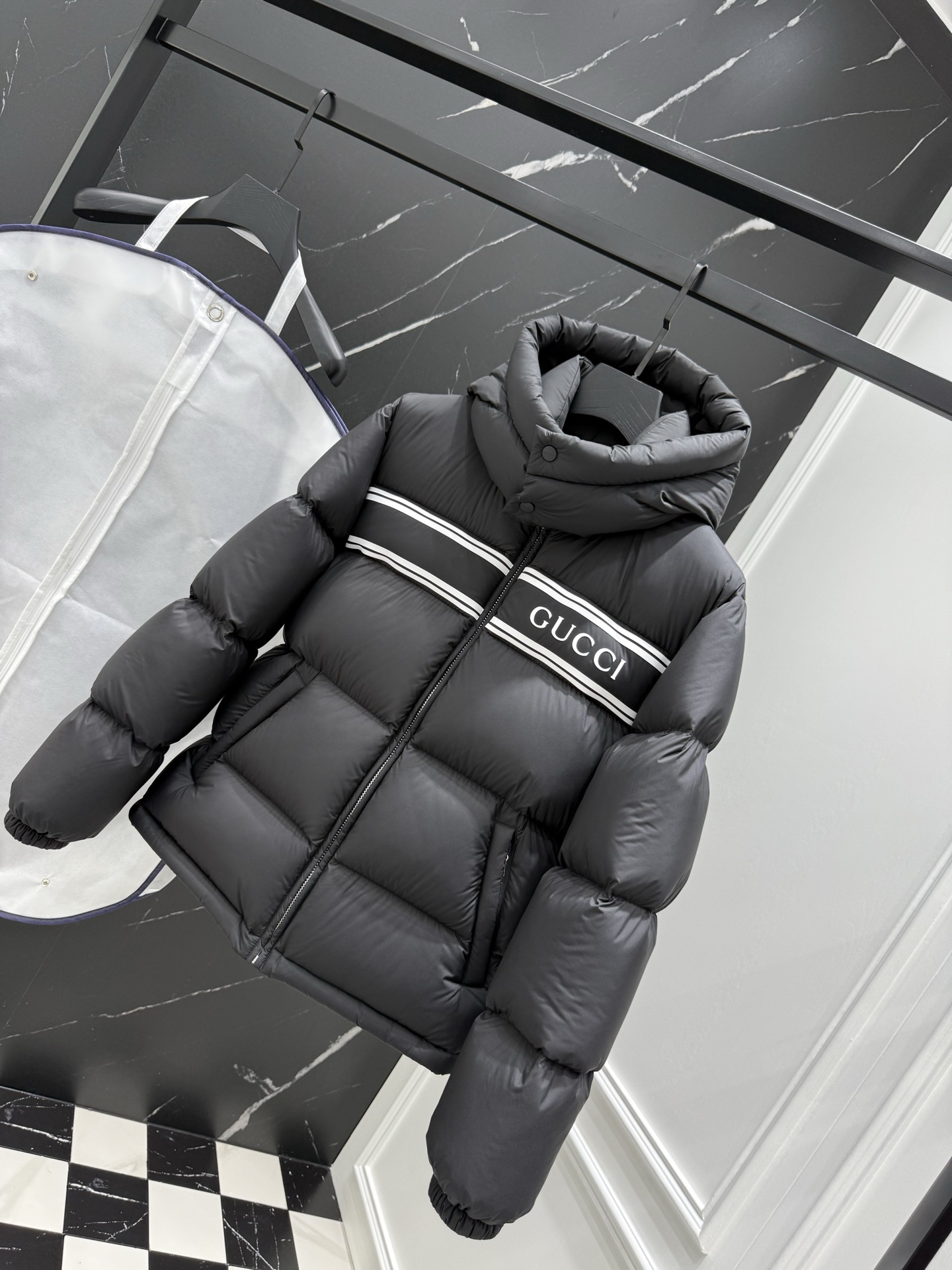 グッチ「Gucci」秋冬フード付きダウンジャケット