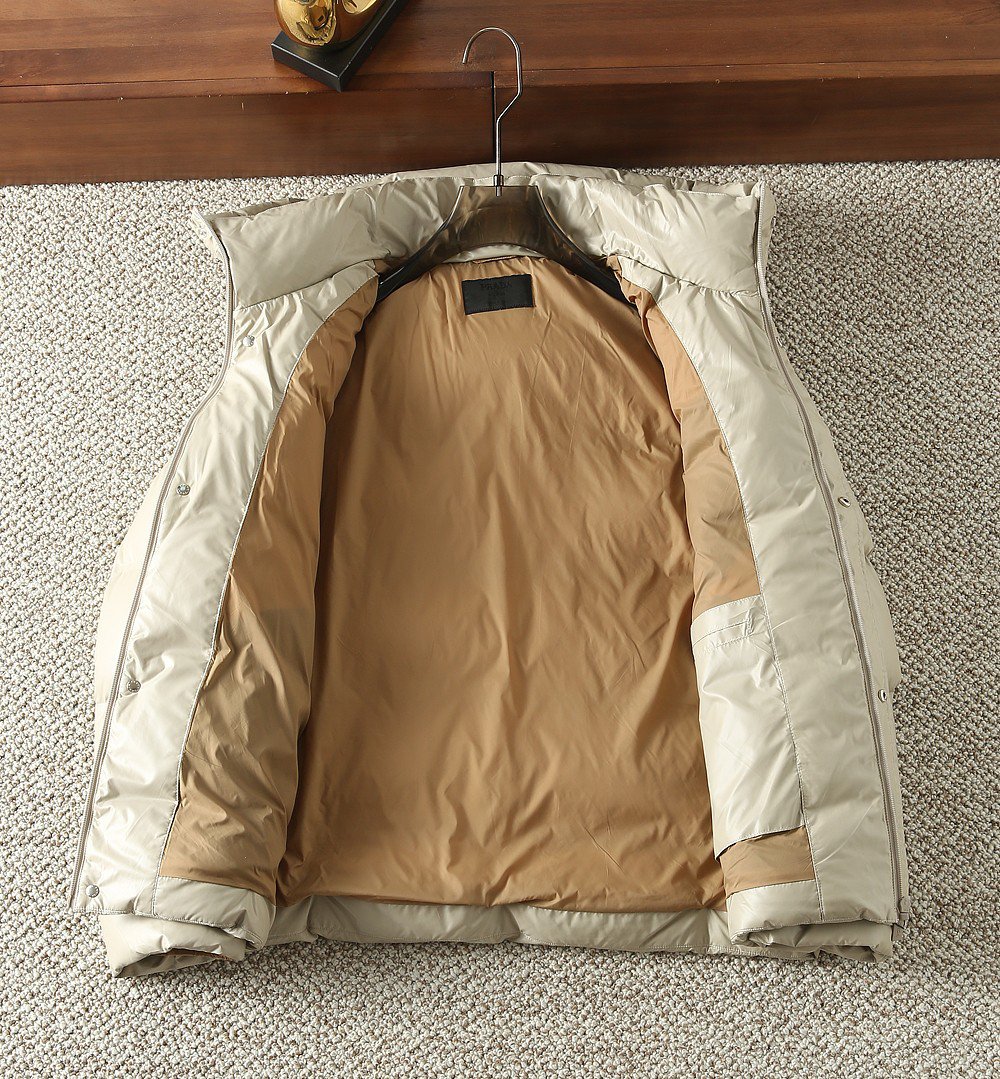 プラダ「Prada」冬季新作フード付きダウンジャケット 男女兼用