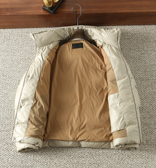 プラダ「Prada」冬季新作フード付きダウンジャケット 男女兼用