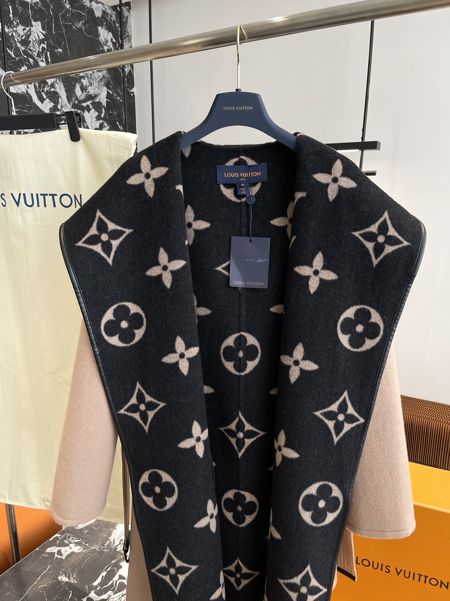 ルイ・ヴィトン「Louis Vuitton」秋冬 レディース ワップルフードロングコート
