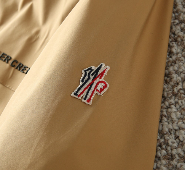 モンクレール「Moncler」秋のスタイル フード付きジャケット