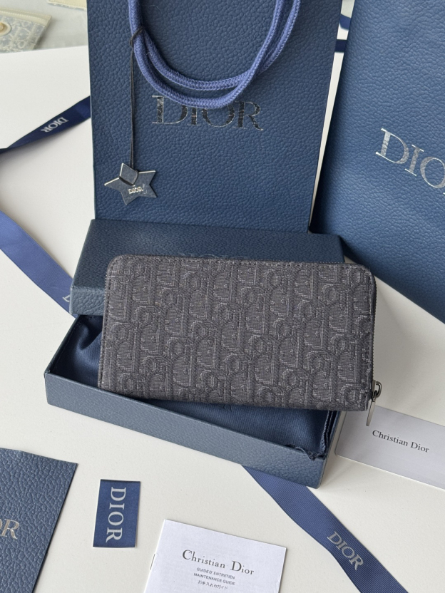 ディオール「Dior」ジップアラウンド ロングウォレット