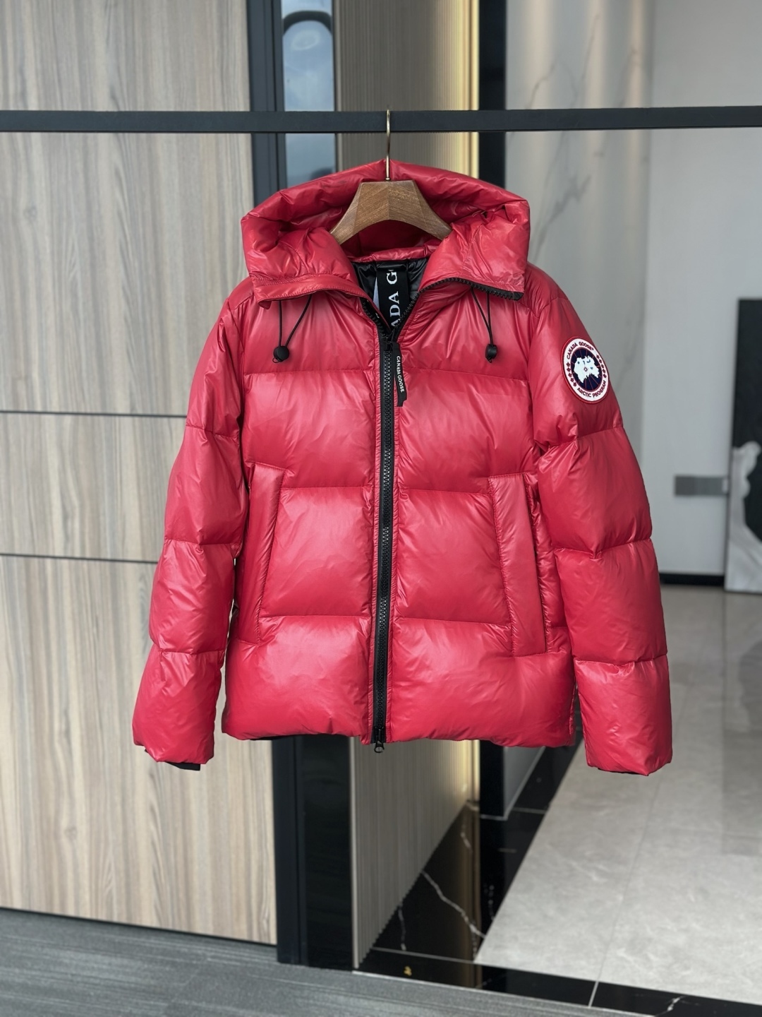 カナダグース Crofton フード付きダウンジャケット