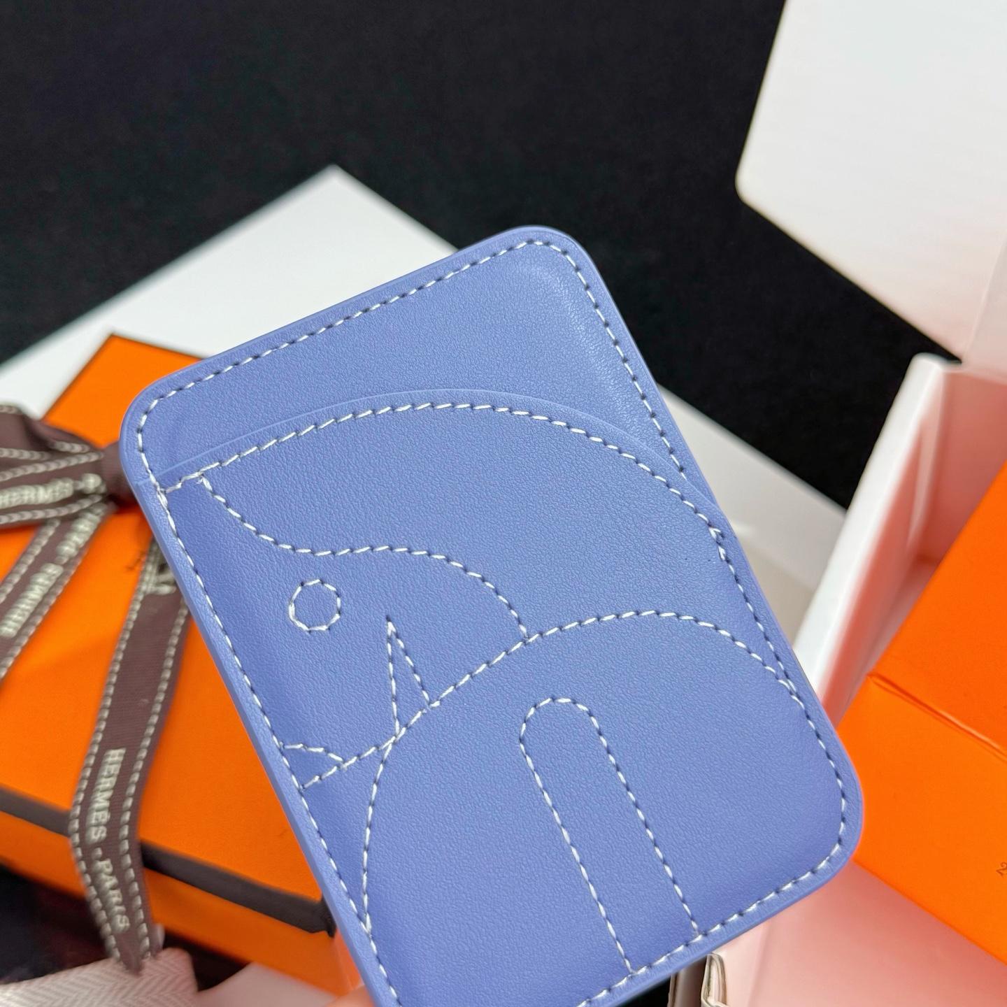 【限定新入荷】エルメス Cheval MagSafe 本革カードケース「12 シリーズ以降全 iPhone 対応」