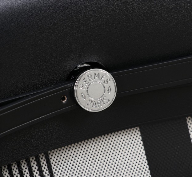 エルメス「Hermès」ハーバッグ 30 メッセンジャー「Herbag Messenger Bag」
