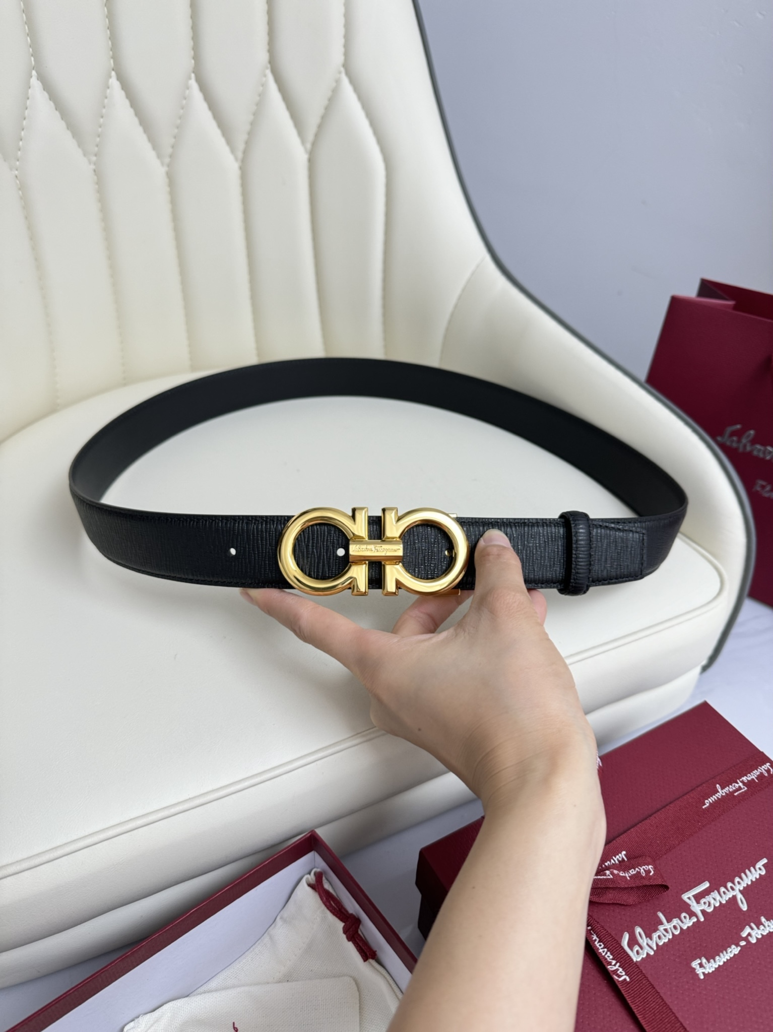 【新規倉庫入り】Salvatore Ferragamo 職人仕上げ高級ベルト「全長約 100cm」