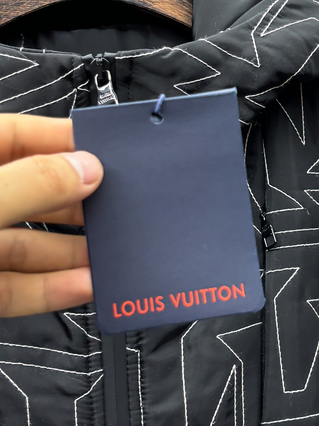 ルイ・ヴィトン「Louis Vuitton」秋冬フード付きダウンジャケット