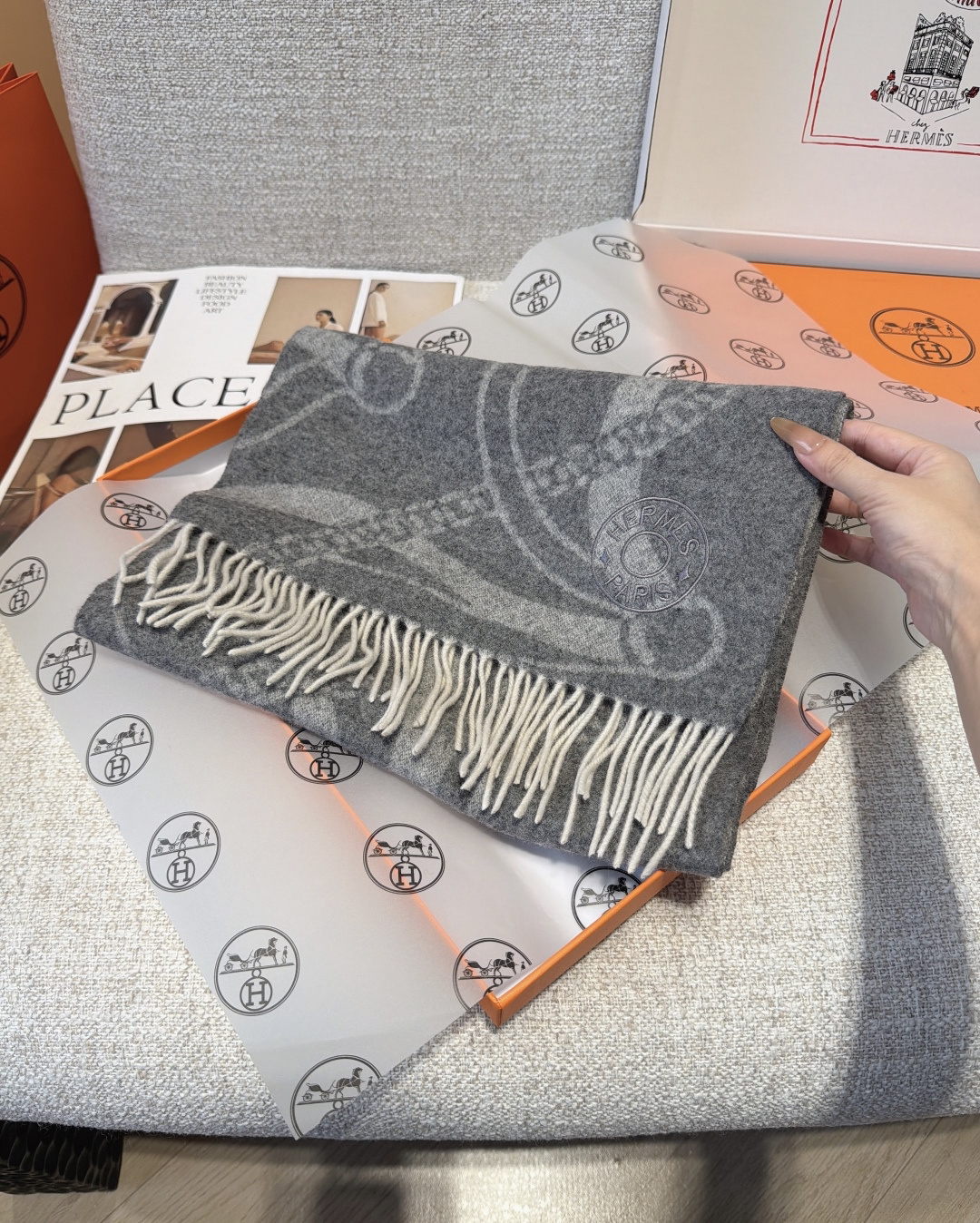 【定番人気】エルメス 秋冬新作ファッションアイテム マフラー