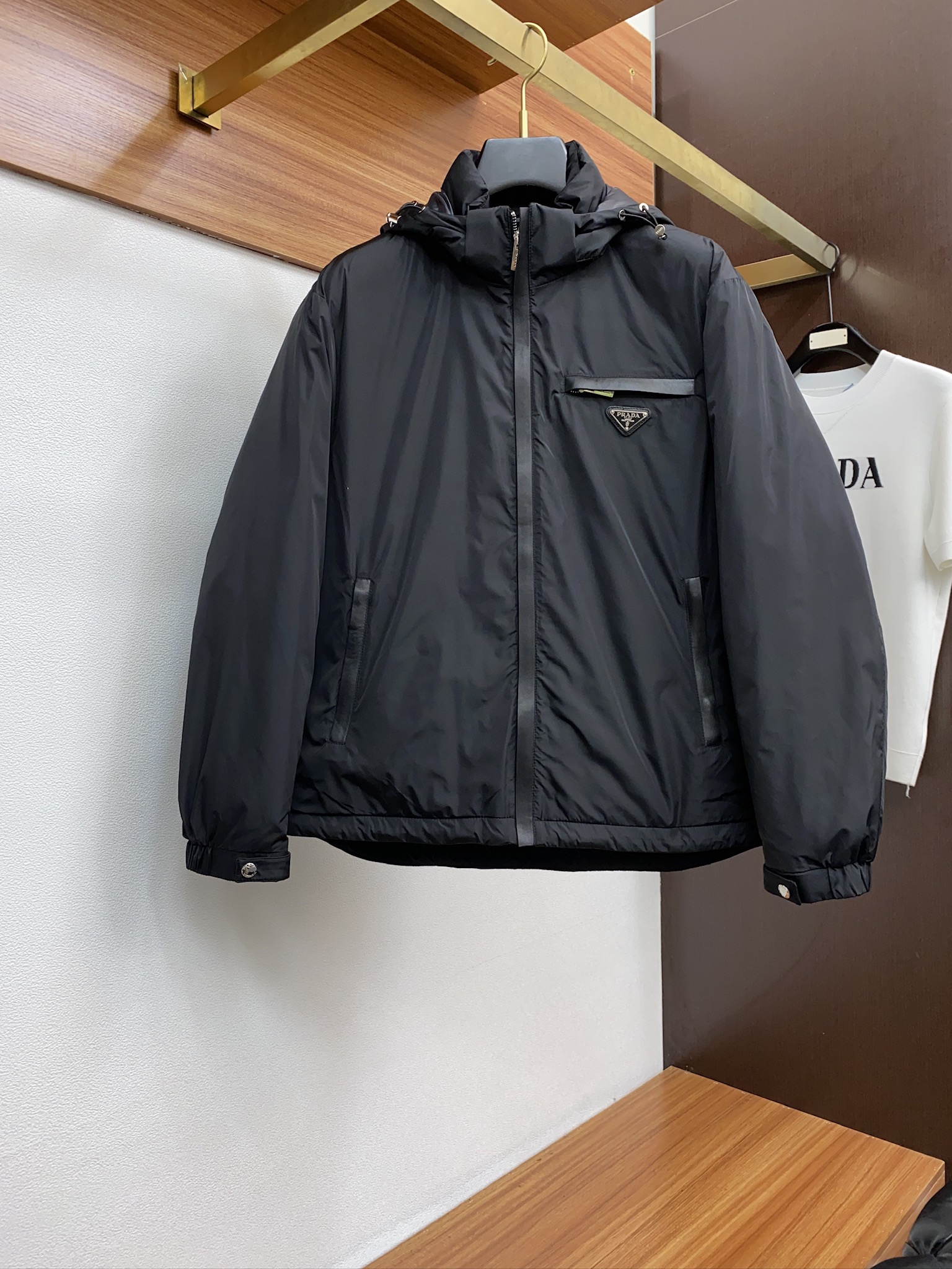 プラダ「Prada」メンズ ファッション防寒ダウンジャケット