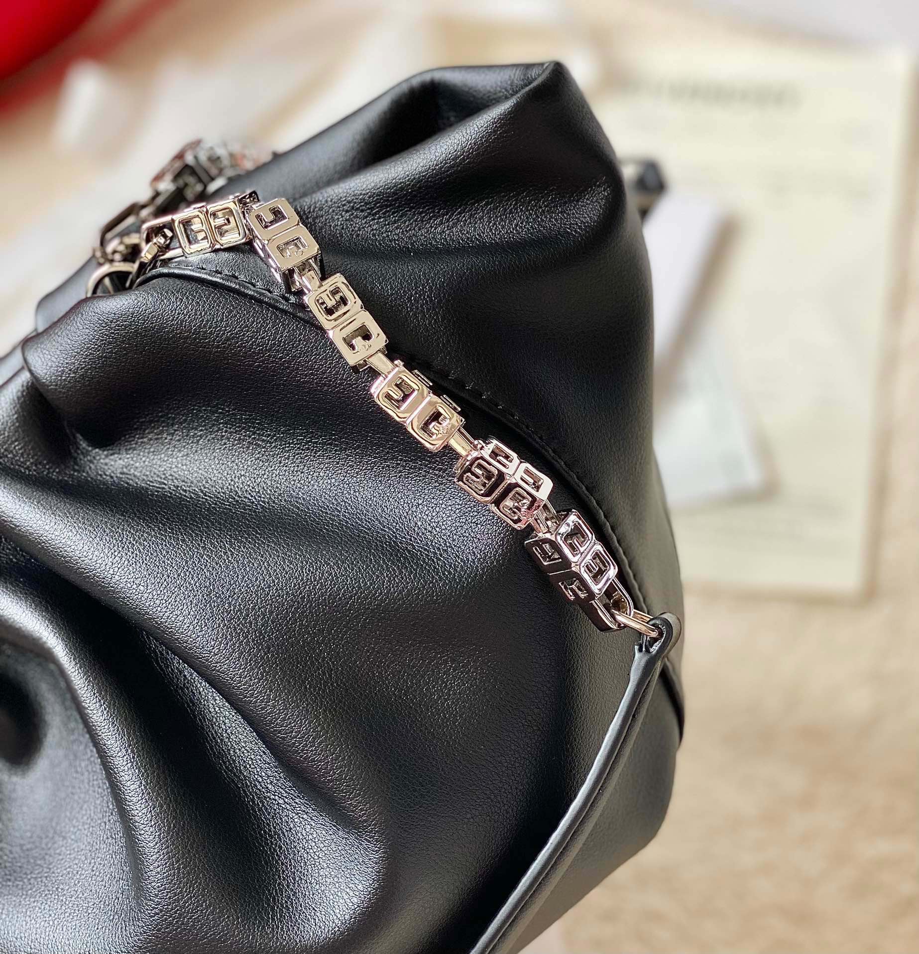 ジバンシィ「Givenchy」ミニケニー ハンドバッグ