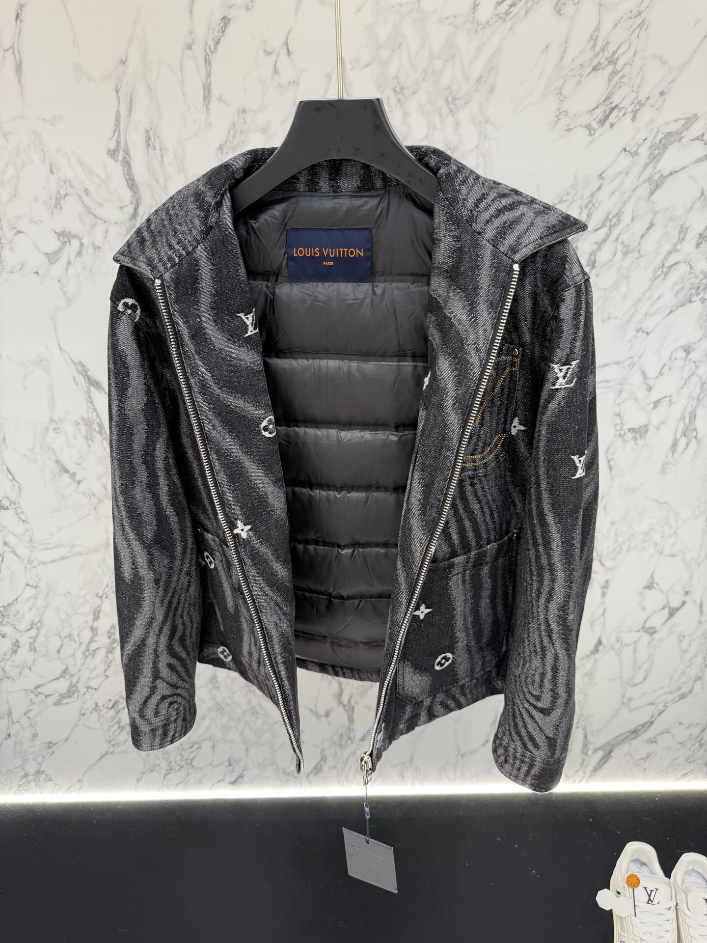 ルイ・ヴィトン「Louis Vuitton」秋冬コレクション ダウンジャケット