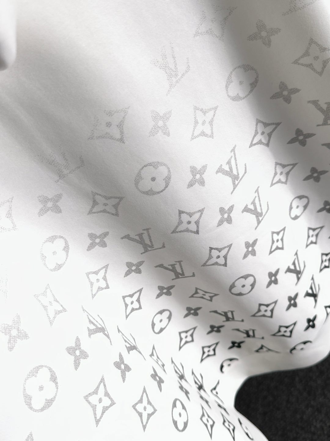 ルイ・ヴィトン「Louis Vuitton」パーカーシャツ