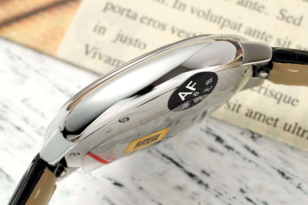 カルティエ［Cartier］バロン ブルー ド カルティエ 自動巻き腕時計 33mm