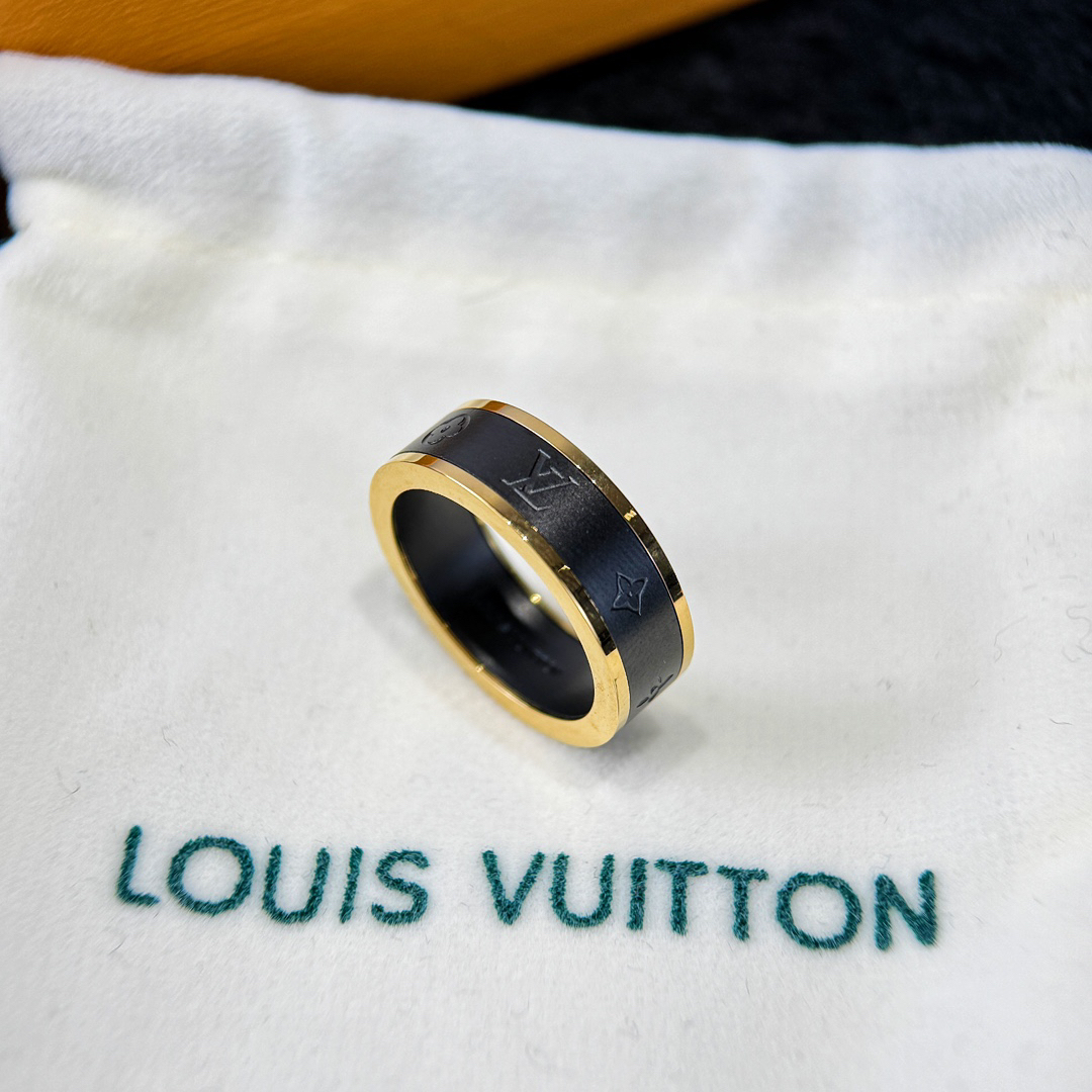 ルイ・ヴィトン「Louis Vuitton」ブラックセラミックリング