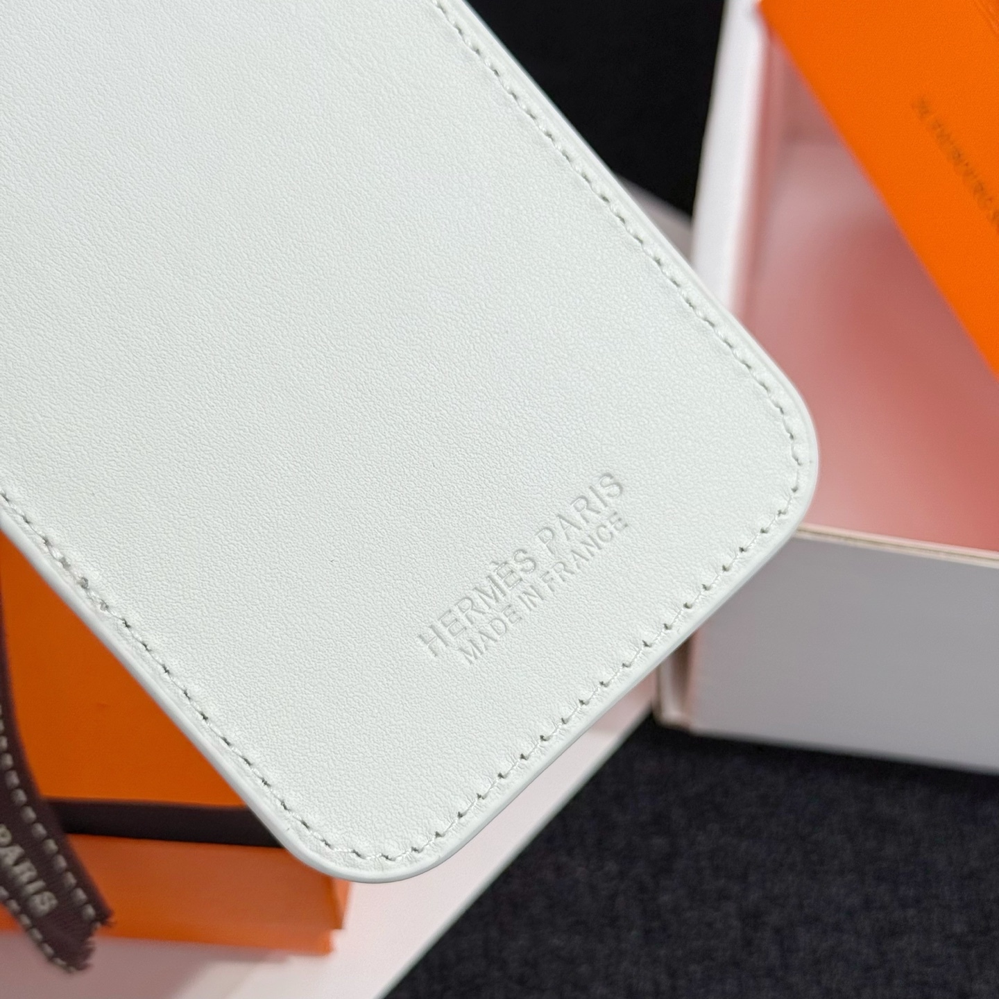 【限定新入荷】エルメス Cheval MagSafe 本革カードケース「12 シリーズ以降全 iPhone 対応」