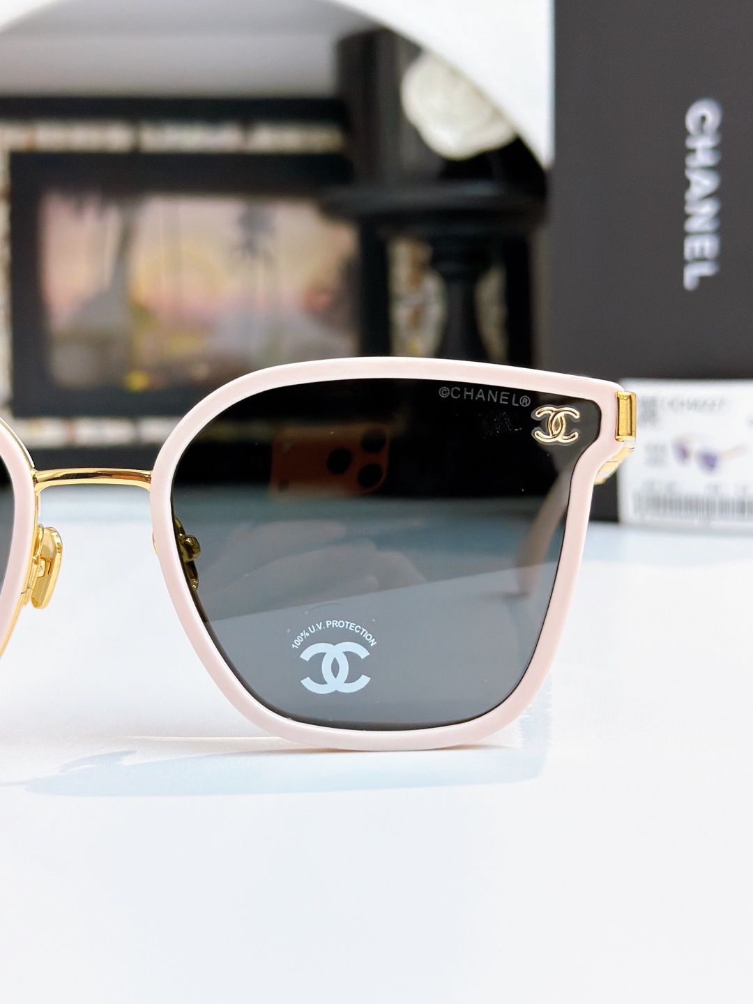 【新作到着】Chanel ハイセンスデザインサングラス「遮光レンズ搭載」