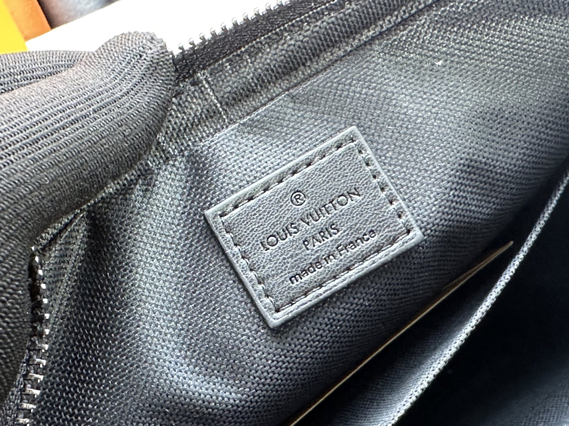 ルイ・ヴィトン「Louis Vuitton」新作 Trio メッセンジャーバッグ