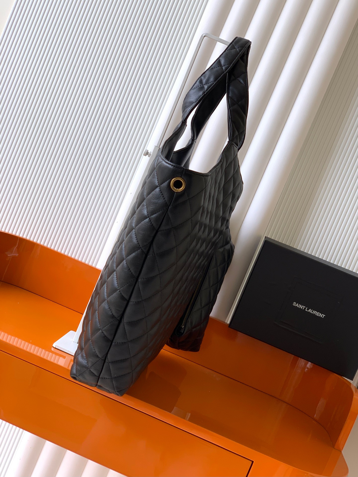 サンローラン「Saint Laurent」ICARE MAXI SHOPPING BAG マキシ