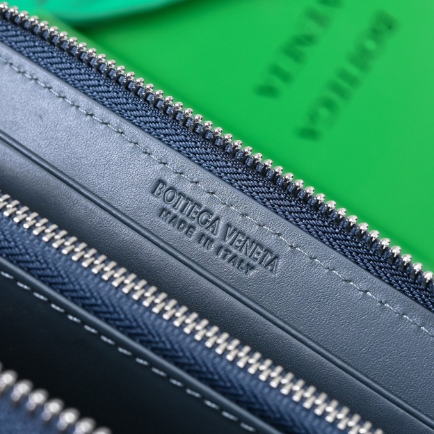 ボッテガ?ヴェネタ「Bottega Veneta」 カセット ロングウォレット