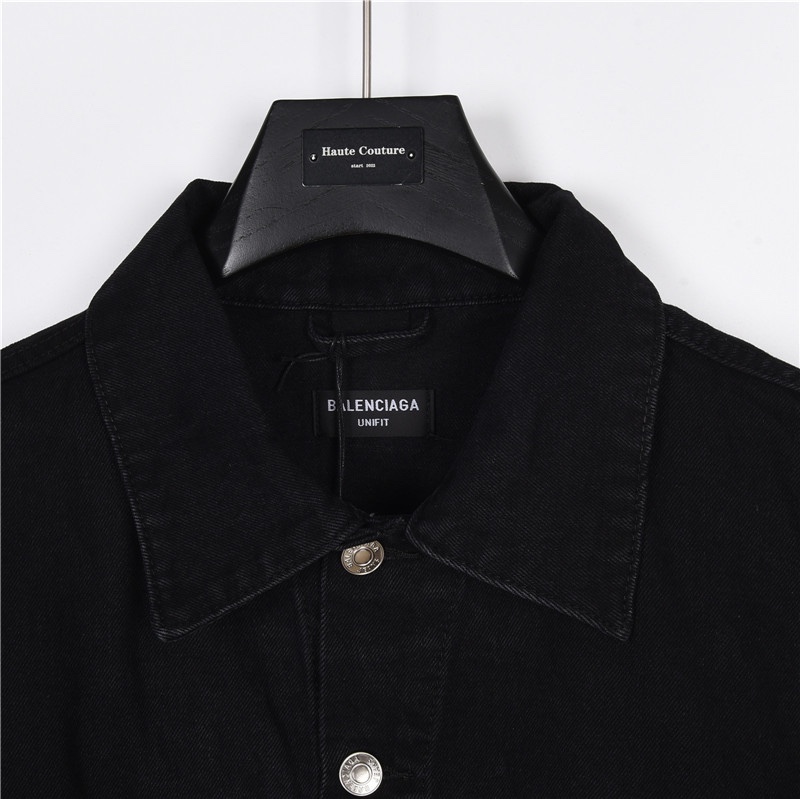 Balenciaga / バレンシアガ 24ss 背中にホットフィックスでロゴが付けられたジーンズジャケット