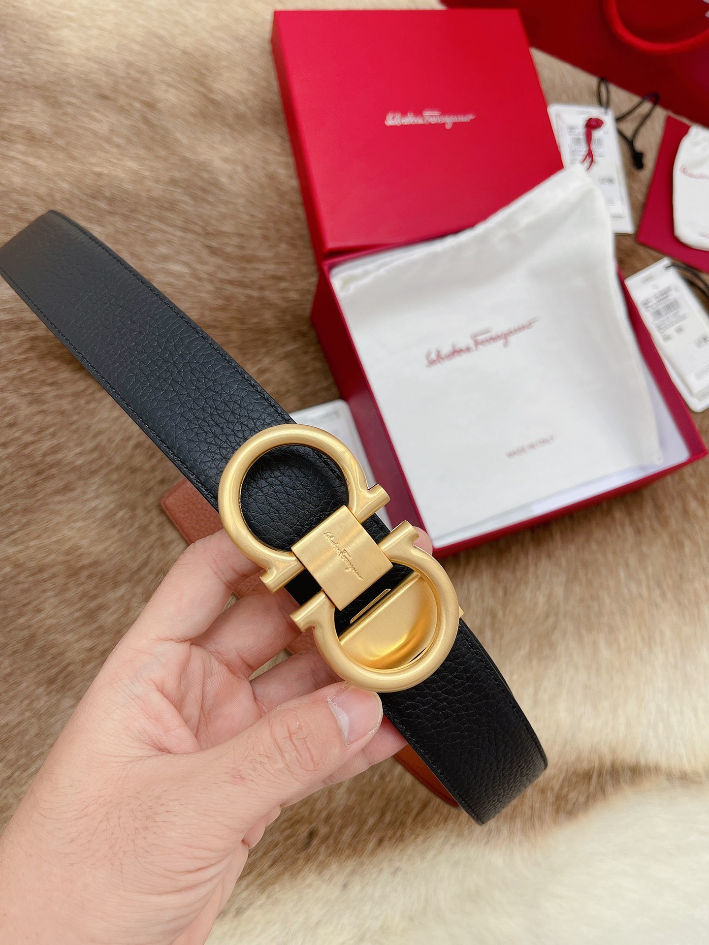 【新規倉庫入り】Salvatore Ferragamo 職人仕上げ高級ベルト「全長約 100cm」