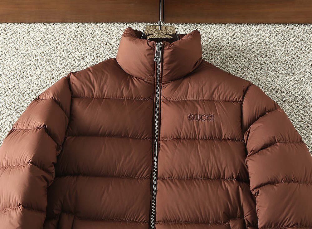 グッチ「Gucci」秋冬ダウンジャケット スタンドカラー