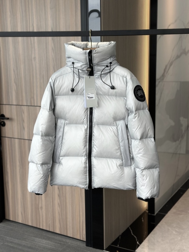 カナダグース Crofton フード付きダウンジャケット