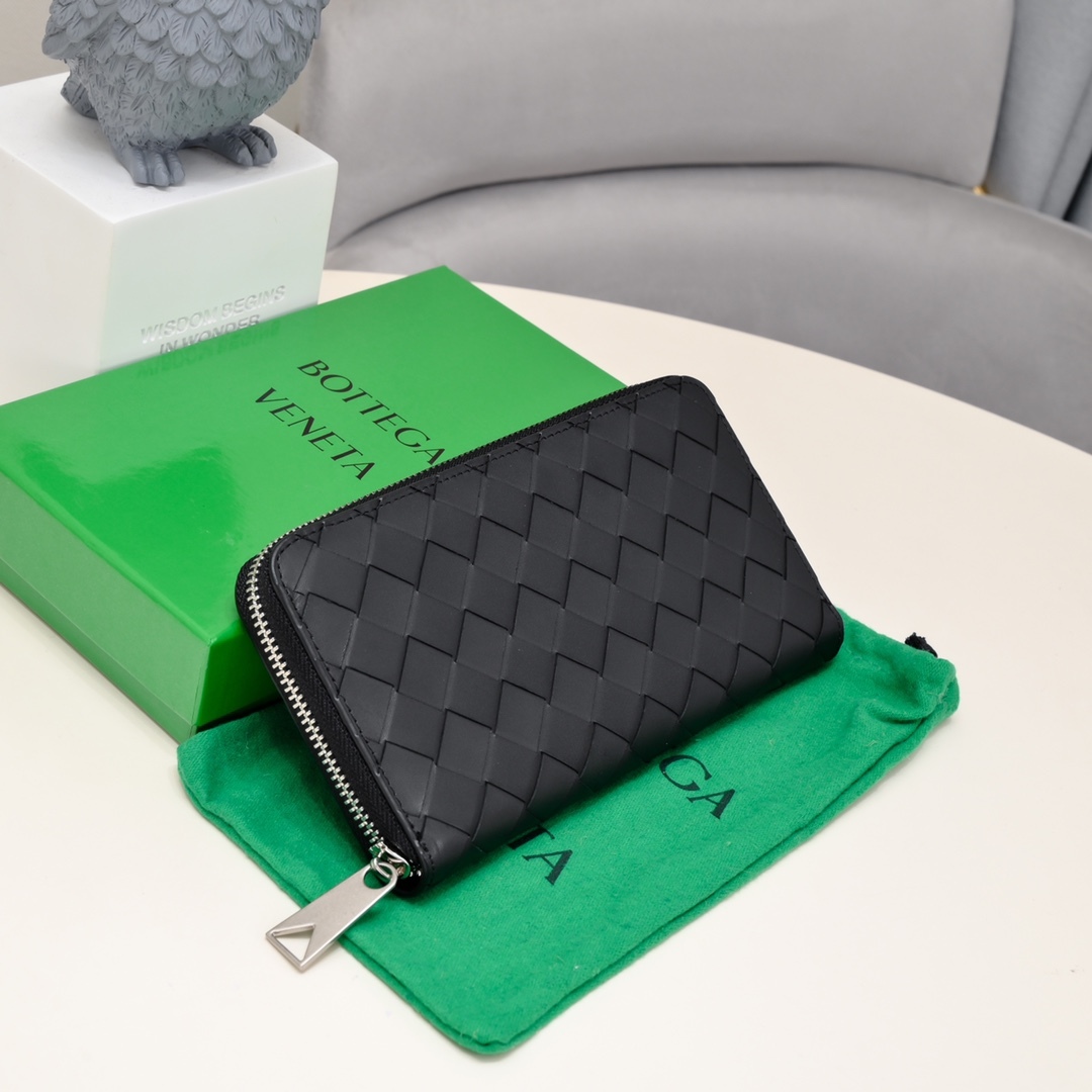 ボッテガ?ヴェネタ「Bottega Veneta」 カセット ロングウォレット