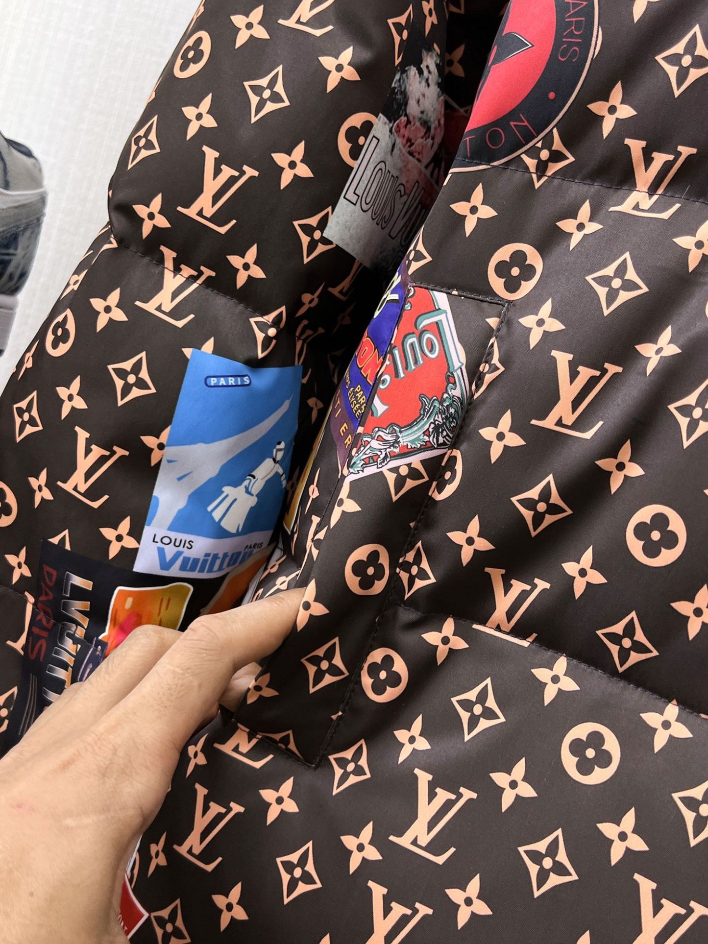 ルイ・ヴィトン「Louis Vuitton」‌冬用フード付きダウンジャケット 男女兼用