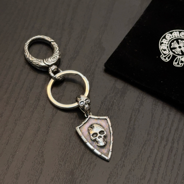 クロムハーツ「Chrome Hearts」クロスペンダントキーホルダー - 精巧なハンドメイド、アンティークシルバー彫刻、ヴィンテージパンクスタイル